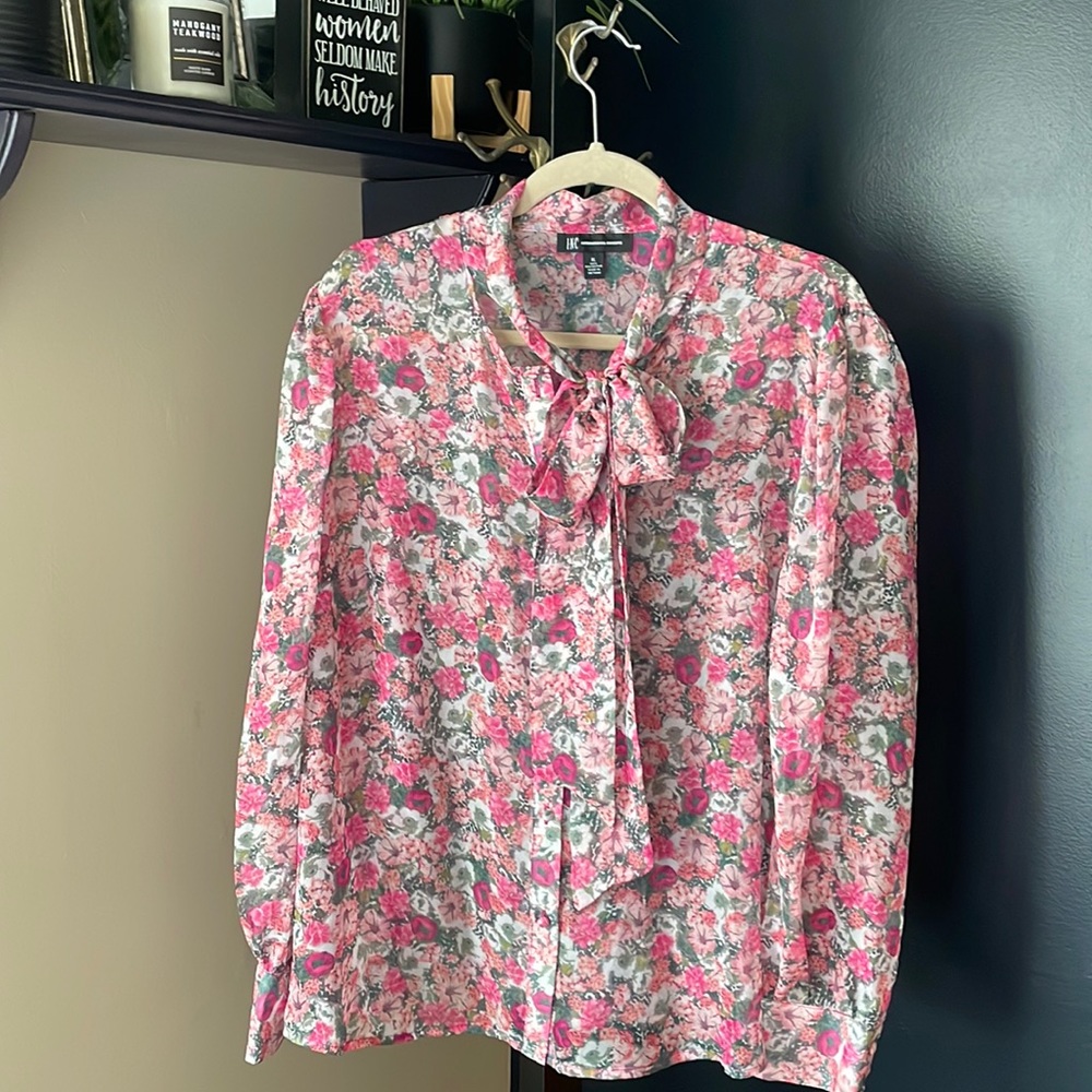 NEW INC Floral Blouse